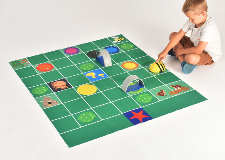 Honey Hunt double sided mat for coding robot (150mm grid) W2002